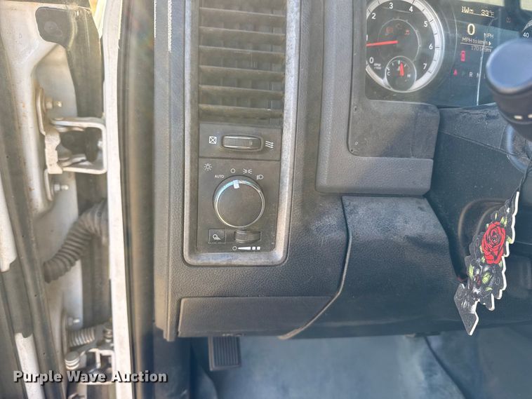 image for item EP2717 2018 RAM 2500 Crew Cab flatbed pickup truck