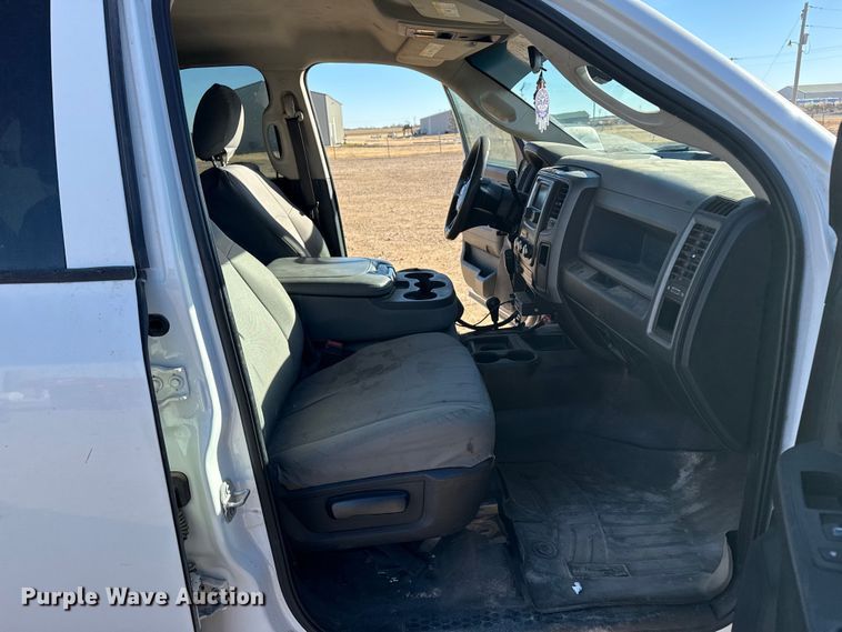 image for item EP2717 2018 RAM 2500 Crew Cab flatbed pickup truck