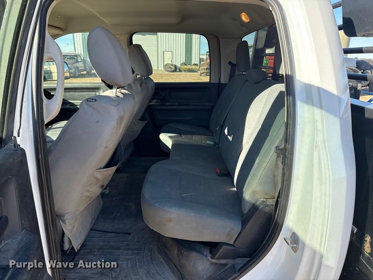 image for item EP2717 2018 RAM 2500 Crew Cab flatbed pickup truck