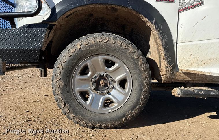 image for item EP2717 2018 RAM 2500 Crew Cab flatbed pickup truck