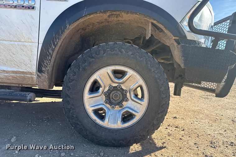 image for item EP2717 2018 RAM 2500 Crew Cab flatbed pickup truck