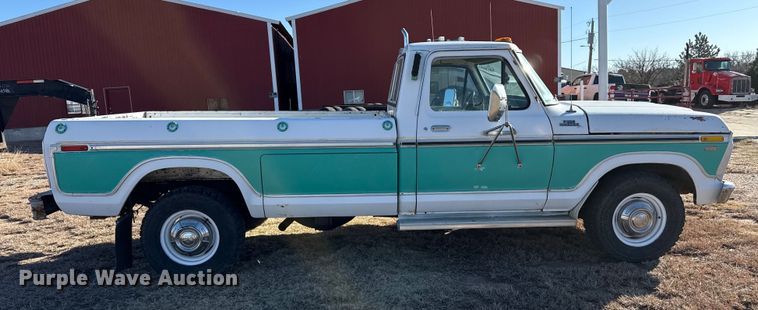 image for item EP2734 1977 Ford F350 Ranger Camper Special pickup truck