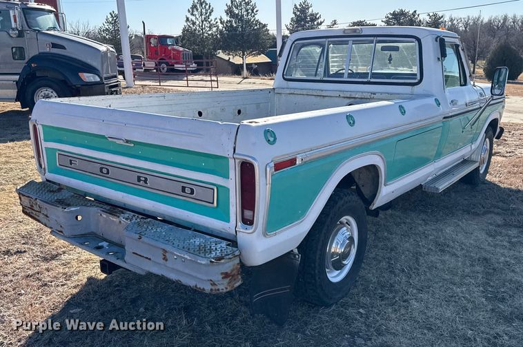 image for item EP2734 1977 Ford F350 Ranger Camper Special pickup truck