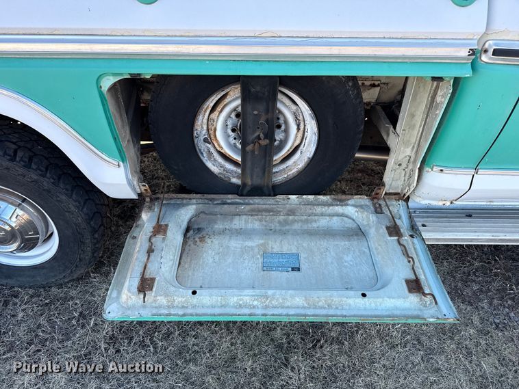 image for item EP2734 1977 Ford F350 Ranger Camper Special pickup truck