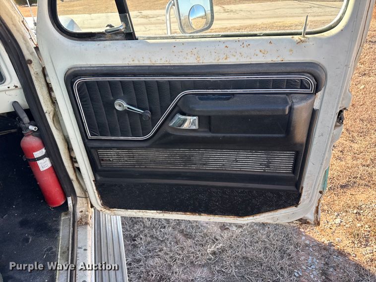 image for item EP2734 1977 Ford F350 Ranger Camper Special pickup truck