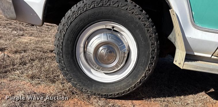 image for item EP2734 1977 Ford F350 Ranger Camper Special pickup truck