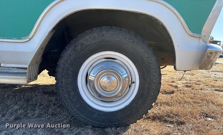 image for item EP2734 1977 Ford F350 Ranger Camper Special pickup truck