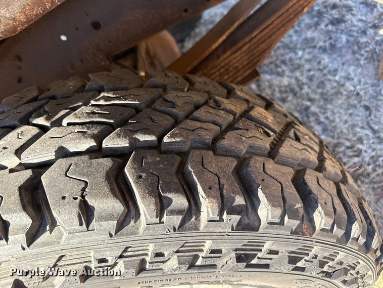 image for item EP2734 1977 Ford F350 Ranger Camper Special pickup truck