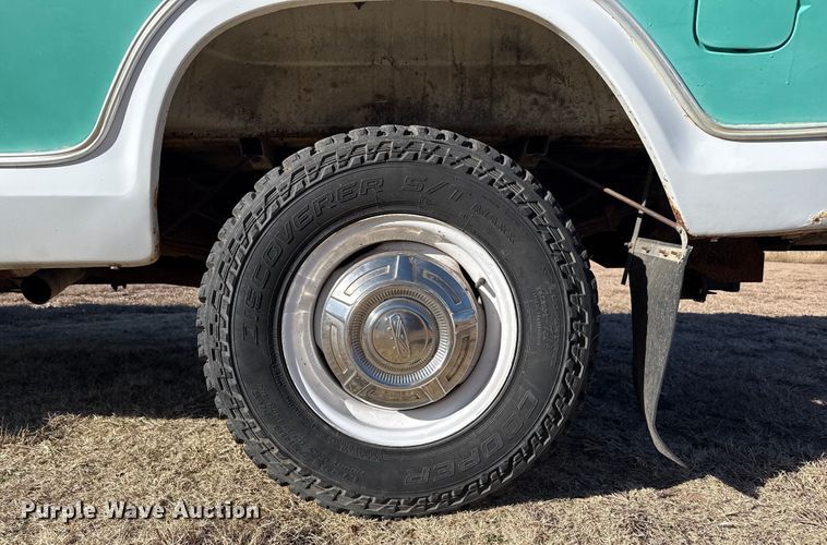 image for item EP2734 1977 Ford F350 Ranger Camper Special pickup truck