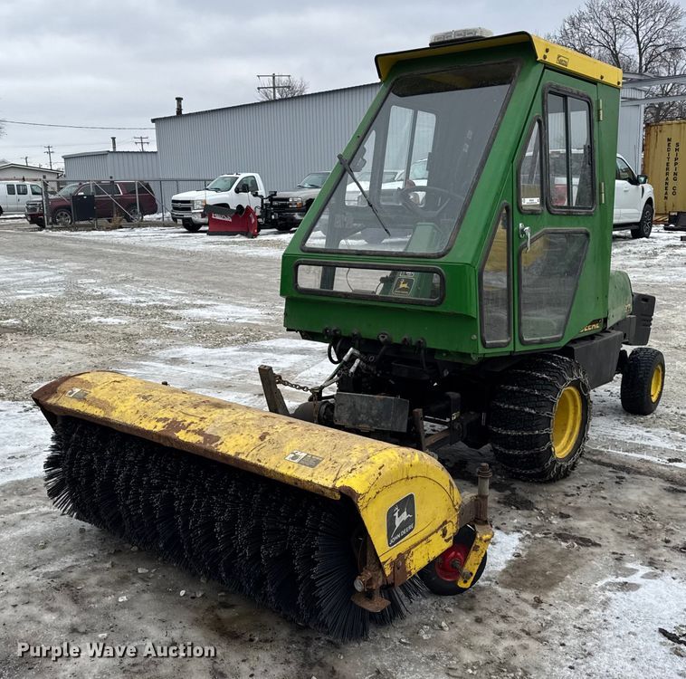 image for item ER0332 John Deere F932 lawn mower