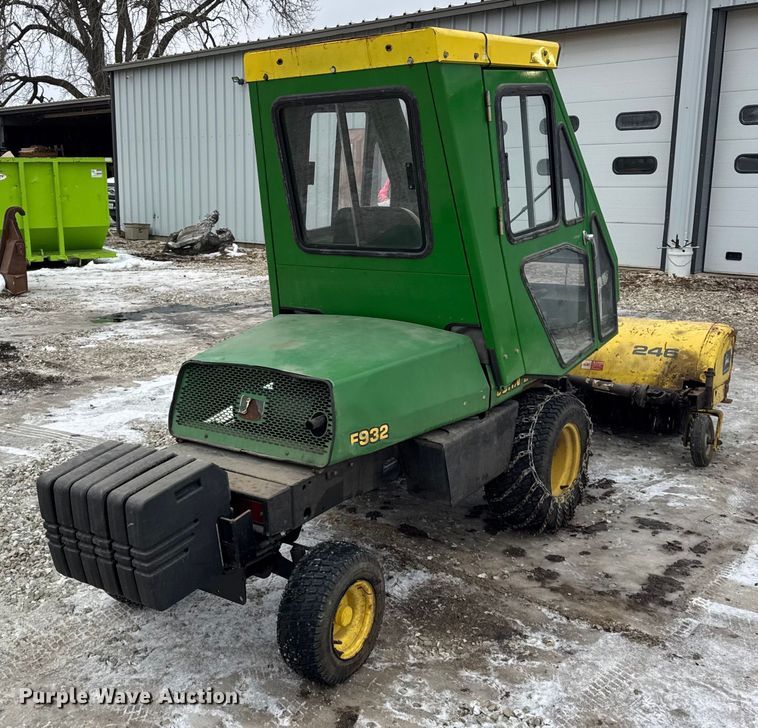 image for item ER0332 John Deere F932 lawn mower