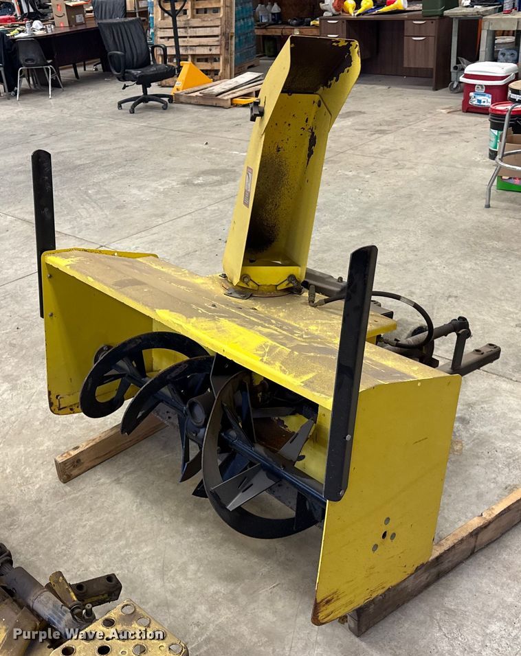 image for item ER0332 John Deere F932 lawn mower