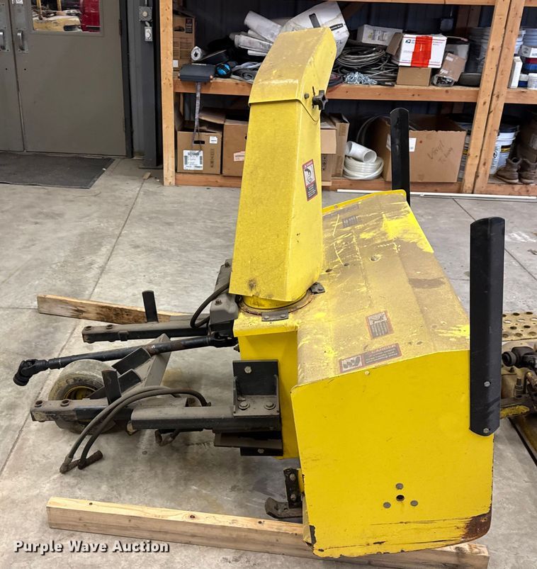 image for item ER0332 John Deere F932 lawn mower