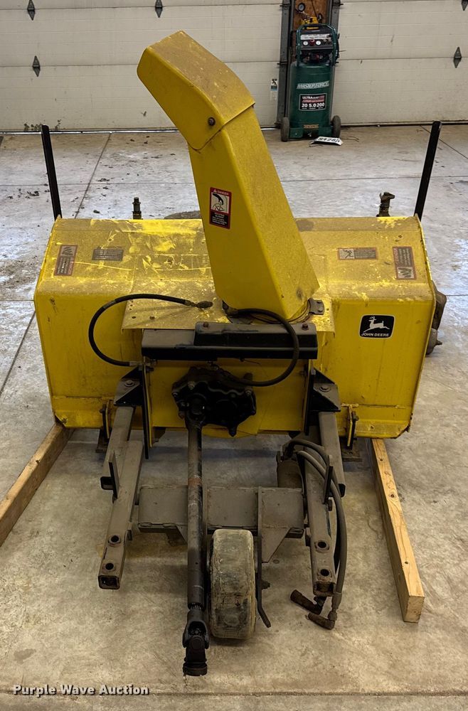 image for item ER0332 John Deere F932 lawn mower