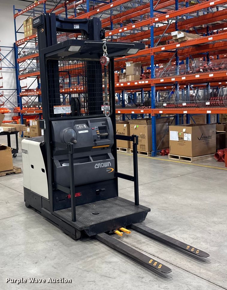 image for item ER0346 2016 Crown SP3520-30 order picker