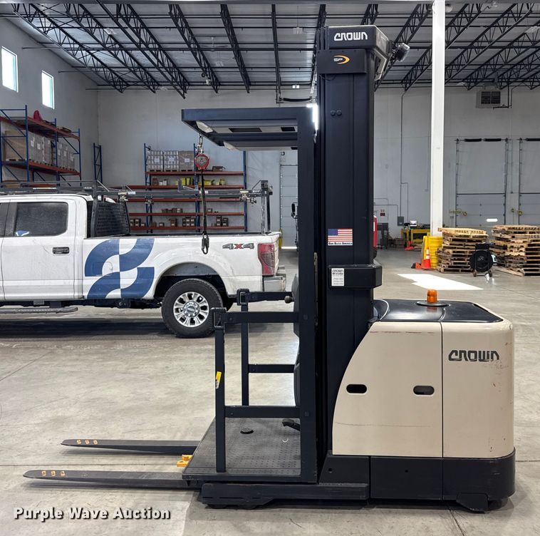 image for item ER0346 2016 Crown SP3520-30 order picker