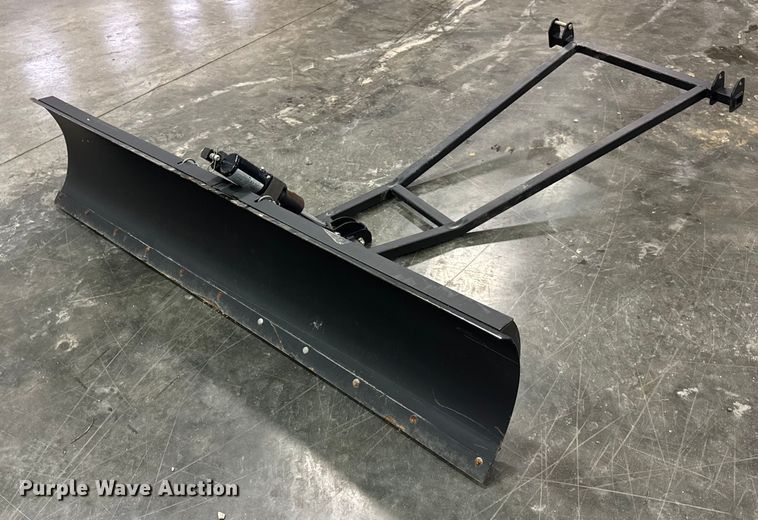 image for item ER0358 John Deere snow plow