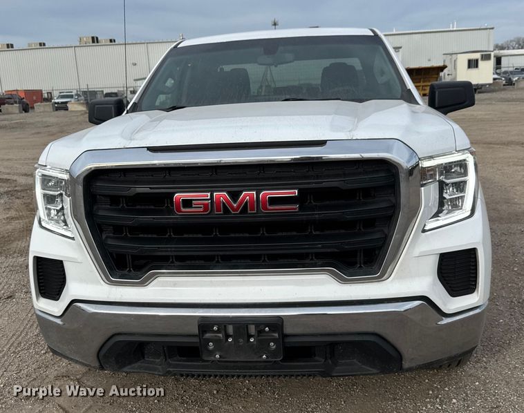 image for item ET4023 2022 GMC Sierra 1500 Double Cab pickup truck