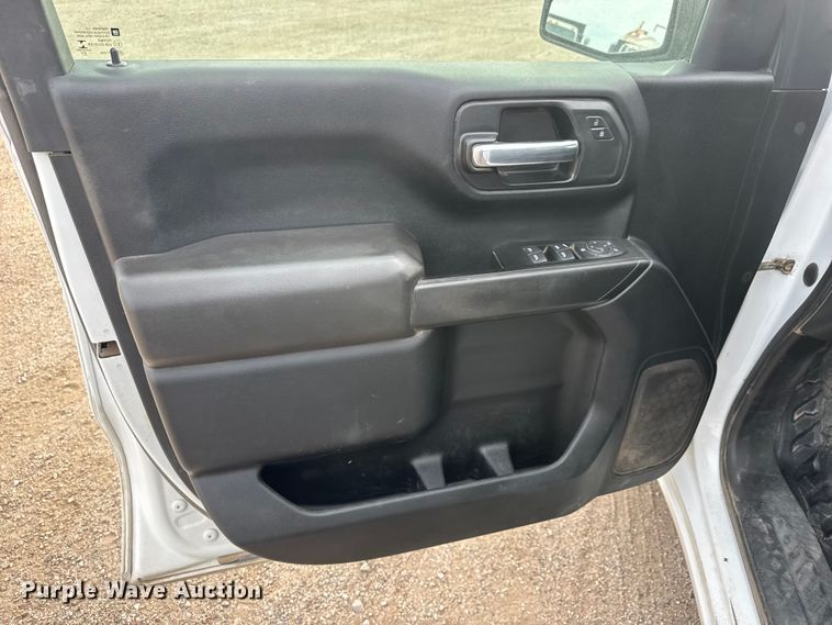 image for item ET4023 2022 GMC Sierra 1500 Double Cab pickup truck