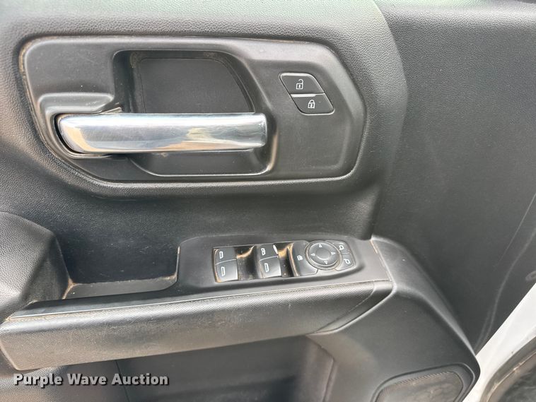 image for item ET4023 2022 GMC Sierra 1500 Double Cab pickup truck