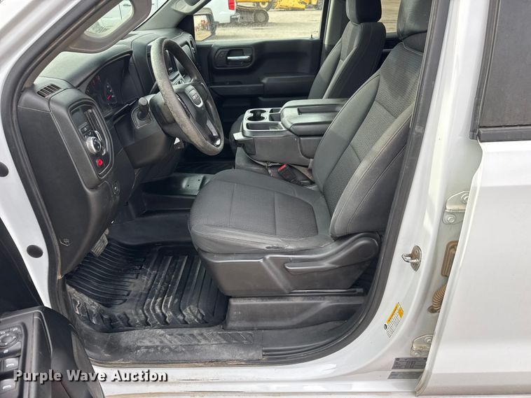 image for item ET4023 2022 GMC Sierra 1500 Double Cab pickup truck