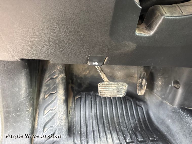 image for item ET4023 2022 GMC Sierra 1500 Double Cab pickup truck