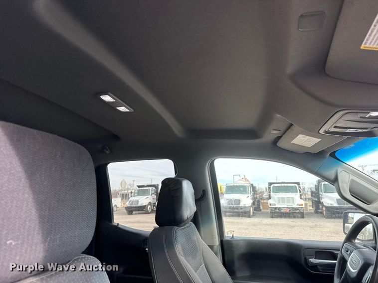 image for item ET4023 2022 GMC Sierra 1500 Double Cab pickup truck