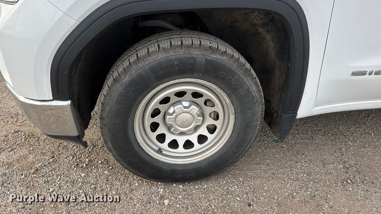 image for item ET4023 2022 GMC Sierra 1500 Double Cab pickup truck