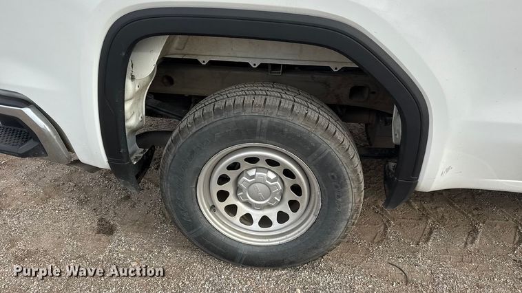 image for item ET4023 2022 GMC Sierra 1500 Double Cab pickup truck