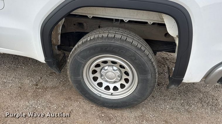 image for item ET4023 2022 GMC Sierra 1500 Double Cab pickup truck