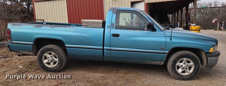 image for item ET5441 1996 Dodge Ram 1500 pickup truck
