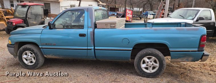 image for item ET5441 1996 Dodge Ram 1500 pickup truck
