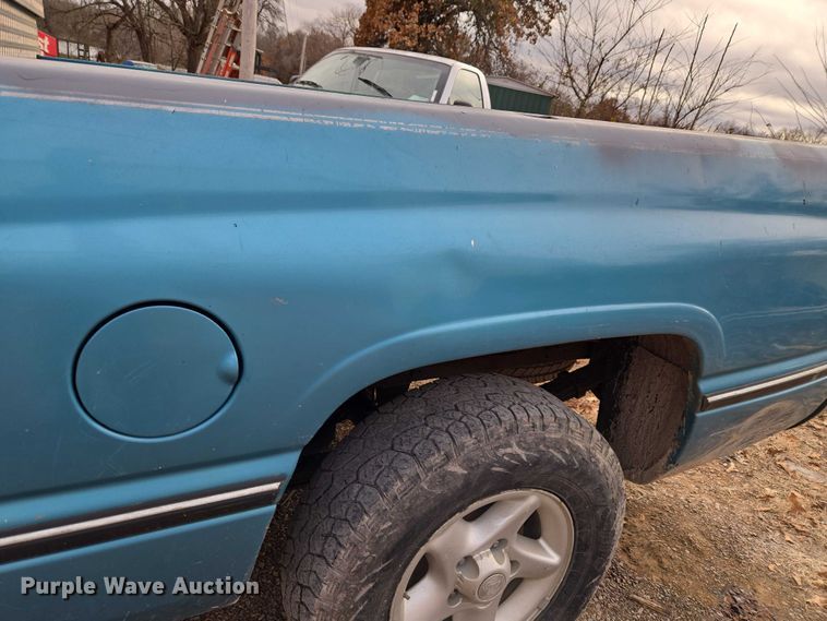 image for item ET5441 1996 Dodge Ram 1500 pickup truck
