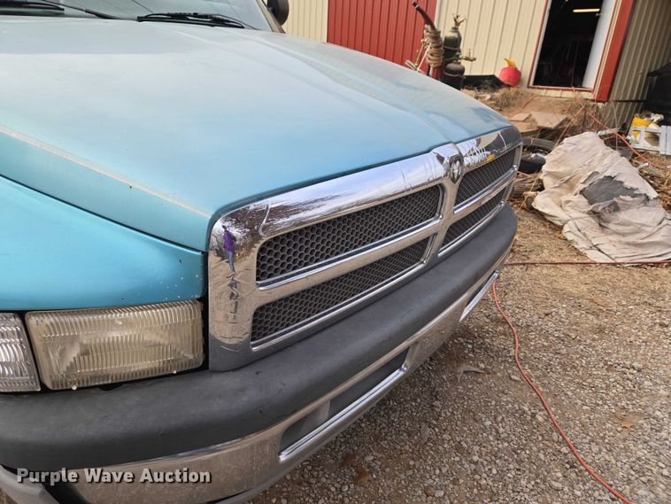 image for item ET5441 1996 Dodge Ram 1500 pickup truck