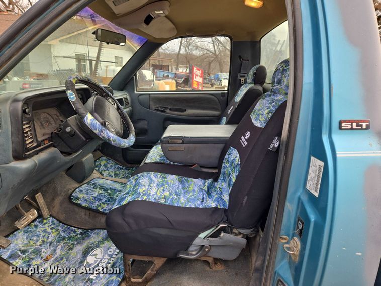 image for item ET5441 1996 Dodge Ram 1500 pickup truck