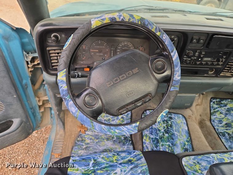 image for item ET5441 1996 Dodge Ram 1500 pickup truck