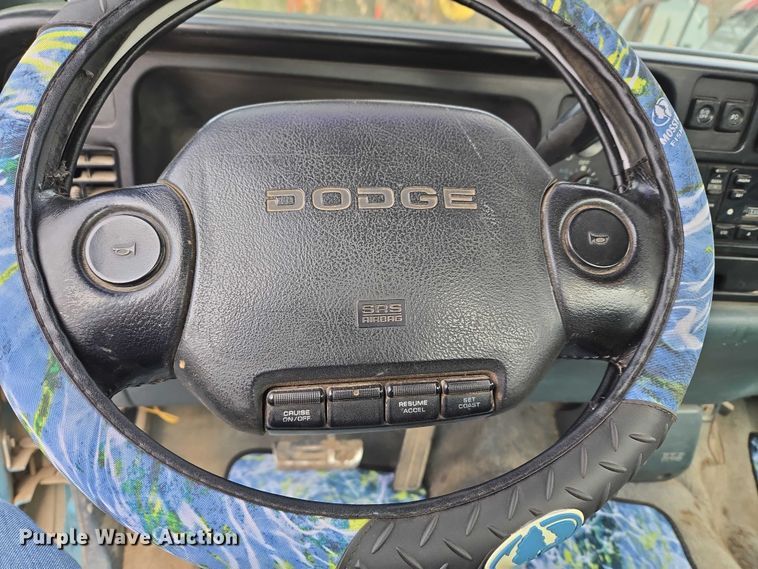 image for item ET5441 1996 Dodge Ram 1500 pickup truck