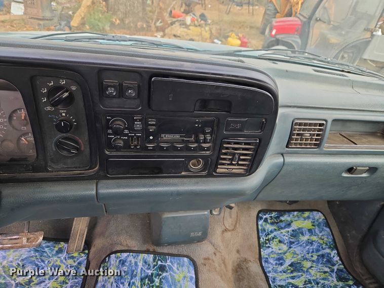 image for item ET5441 1996 Dodge Ram 1500 pickup truck