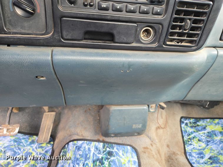 image for item ET5441 1996 Dodge Ram 1500 pickup truck