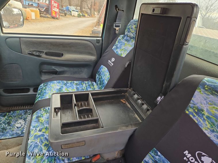 image for item ET5441 1996 Dodge Ram 1500 pickup truck