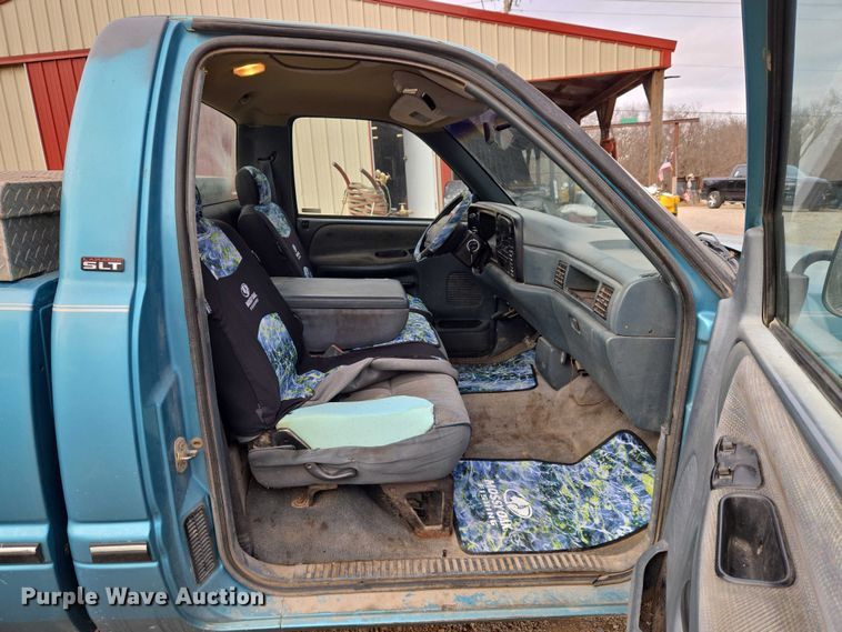 image for item ET5441 1996 Dodge Ram 1500 pickup truck