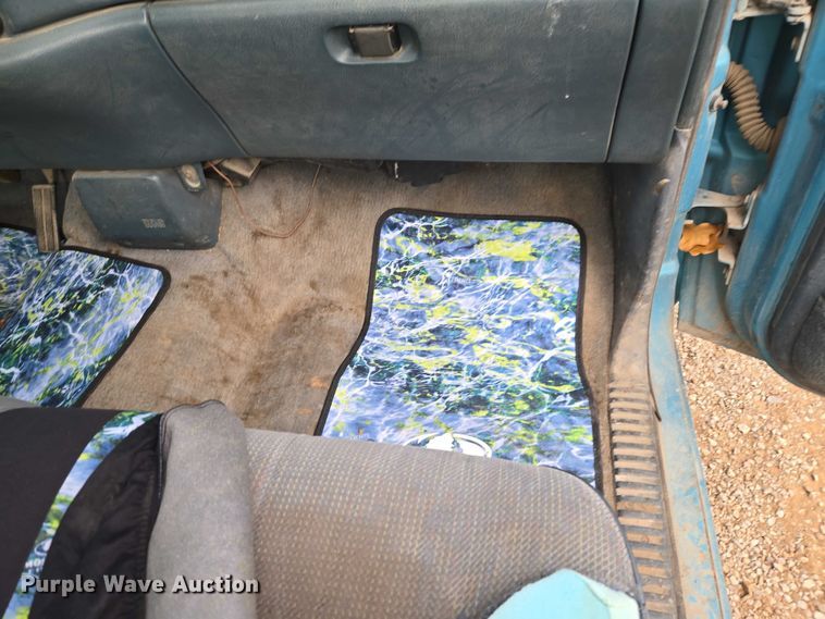 image for item ET5441 1996 Dodge Ram 1500 pickup truck