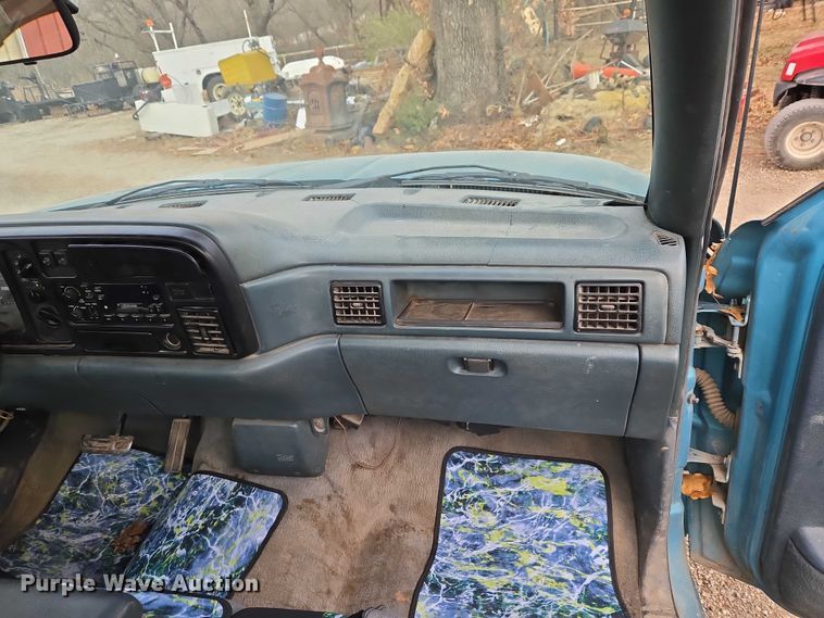 image for item ET5441 1996 Dodge Ram 1500 pickup truck