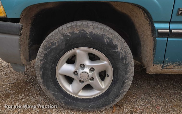 image for item ET5441 1996 Dodge Ram 1500 pickup truck