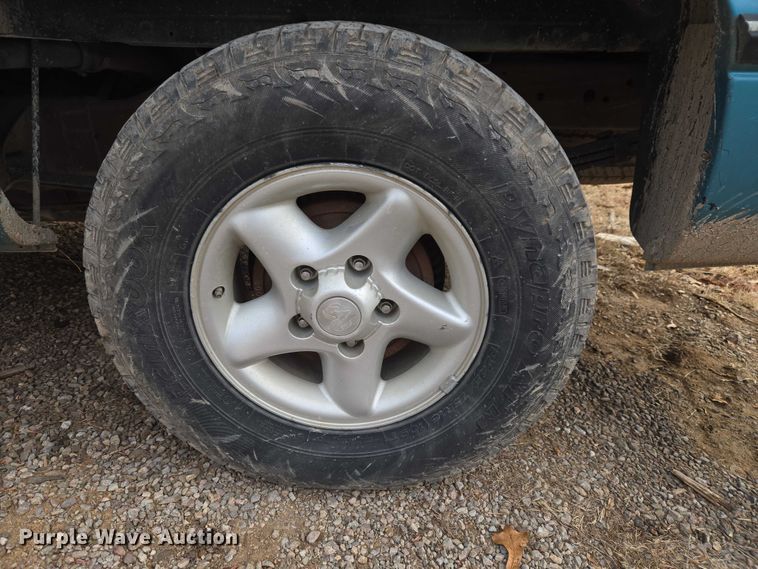 image for item ET5441 1996 Dodge Ram 1500 pickup truck