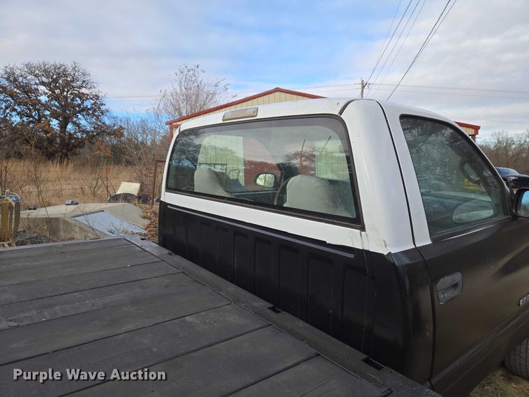 image for item ET5442 2001 Dodge Ram 1500 flatbed pickup truck