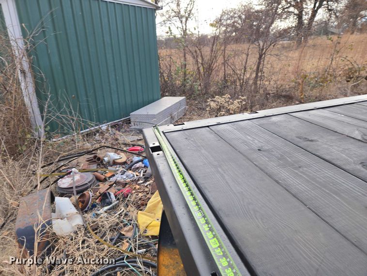 image for item ET5442 2001 Dodge Ram 1500 flatbed pickup truck