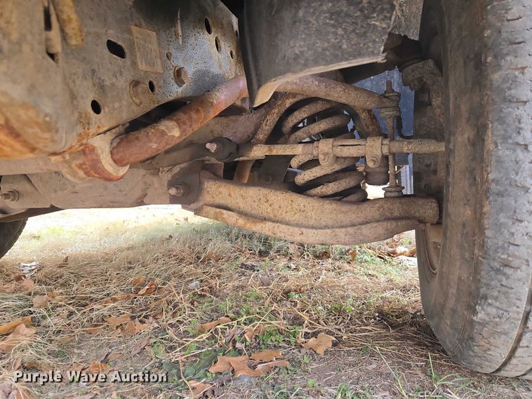 image for item ET5442 2001 Dodge Ram 1500 flatbed pickup truck