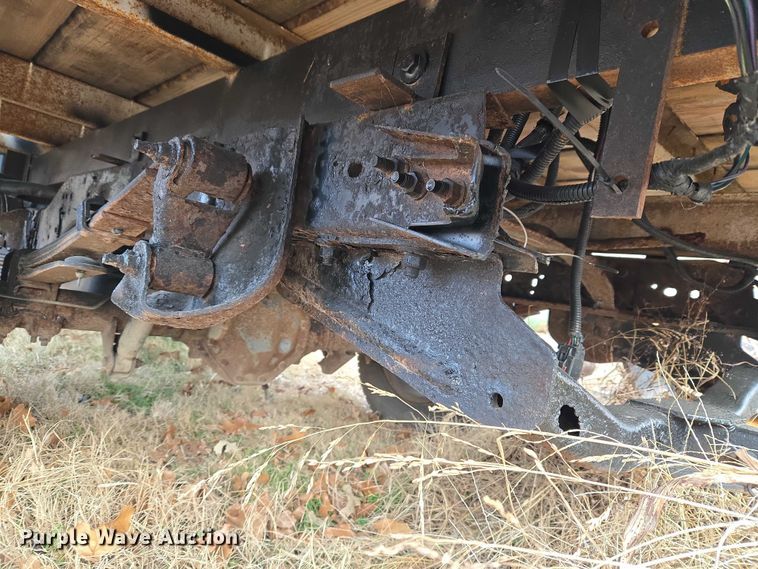 image for item ET5442 2001 Dodge Ram 1500 flatbed pickup truck