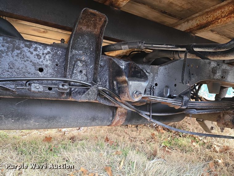 image for item ET5442 2001 Dodge Ram 1500 flatbed pickup truck